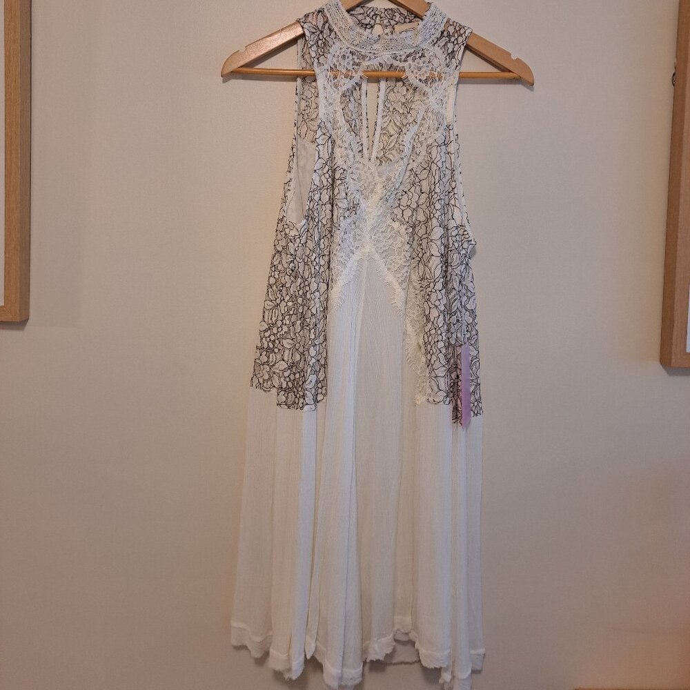 One The Land Dress